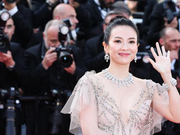 组图：戛纳闭幕红毯众星闪耀 章子怡许晴长裙飘飘优雅亮相