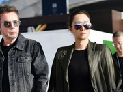 组图：气场太强！巩俐夫妻携手抵达威尼斯 网友赞又美又飒