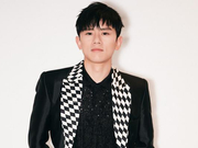 组图：张杰菱格西装干练帅气 眼神自信展熟男魅力