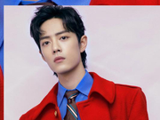 组图：肖战红色风衣搭配蓝色衬衫 火红撞色干练帅气