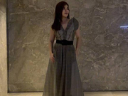 组图；梁静茹格子裙显清新气质 离婚后首现身唱《分手快乐》