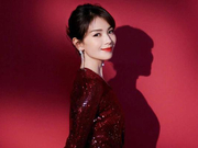 组图：刘涛酒红色亮片裙大气温婉 精致盘发端庄典雅