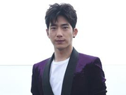 井柏然：《盗墓》中台词非常少 没看全片