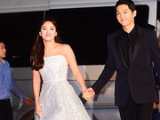 双宋CP发糖！宋仲基宋慧乔百想甜炸牵手