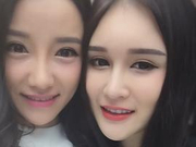 赵本山女儿合影众网红 尖脸大眼无违和感