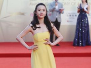 李梦出席亚洲新人奖 激情发言哽咽落泪