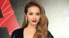 蔡依林深V开到肚脐