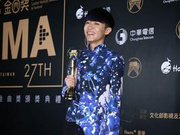 苏打绿连拿两奖 青峰笑称握有小S把柄