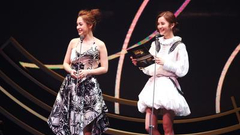 蔡健雅twins亮相金曲奖红毯