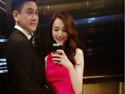 朱孝天晒与老婆幸福日常 牵手自拍显甜蜜