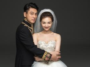 朱孝天夫妇晒甜蜜婚纱照 展现复古与华丽