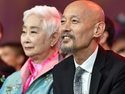 葛优代葛存壮领取终身成就奖：很想父亲
