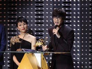 2016亚洲新歌榜 许嵩获年度最佳唱作人