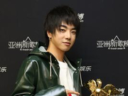 专访华晨宇：和粉丝一起拿奖很有面子  