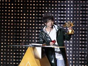 2016亚洲新歌榜 华晨宇获年度最佳男歌手 