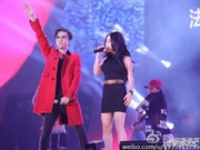 薛之谦献唱《新歌声》 搭档学员被疑车祸