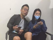 张雨绮现身上海医院 新婚老公耐心陪伴