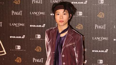 金马奖窦靖童酷帅周冬雨撩裙