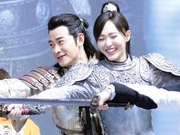 罗晋唐嫣公开恋情！同框旧照眼里都是爱  