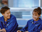 沈梦辰龇牙眯眼笑表情囧 孙杨一脸懵