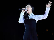 大魔王谭晶跨年首秀 牵手薛之谦嗨到发烧