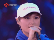 李宇春携三百人舞团跨年 备战至凌晨三点