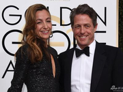 视频：老牌男星休-格兰特亮相金球奖红毯