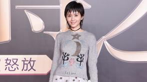 王子文短发纱裙俏皮