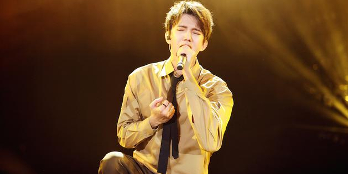 《歌手》迪玛希带病上阵!