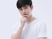 泰星New空降泰国爱豆月 泳池边问好幽默圈粉