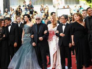 小浪再走戛纳闭幕红毯 遇到了《小城二月》剧组