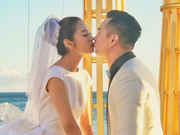 视频：安以轩大婚仪式现场 新人蓝天碧海下甜蜜亲吻 