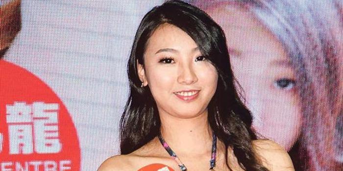 麦紫莉不后悔签约当女忧 曹思诗称其被包养会更好