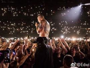 林肯主唱去世 乐队发图缅怀逝者引一众歌迷泪目