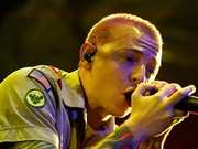 林肯公园主唱家中自杀 死亡数分钟前发新单曲