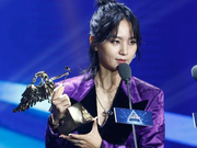 组图：周笔畅获亚洲新歌榜2017年度最佳女歌手荣誉