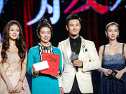 组图：黄晓明Angelababy助力芭莎慈善夜 捐170万为慈善