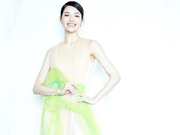 组图：钟楚曦绿裙惊艳芭莎慈善夜 青春灵动尽显芳华