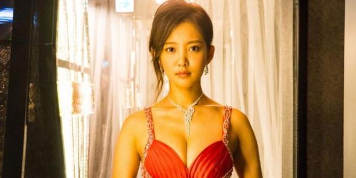 性感夏菜时隔五年饰演日剧主演女星女公关(图肚兜的性感内衣式图片