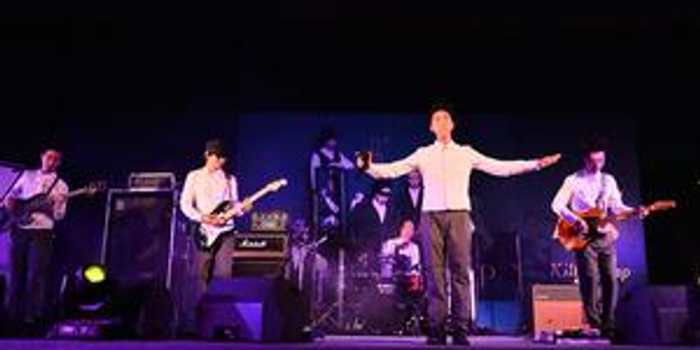 音乐现场合唱歌曲 w700h350z1l10t1037f.jpg