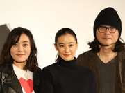 组图：花与爱丽丝合体 苍井优被岩井俊二拥抱大笑开怀