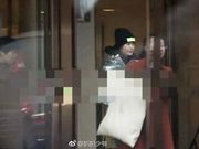 付辛博带女儿医院检查 颖儿刚出月子素颜现身