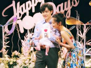 小月亮首度公开！颖儿付辛博女儿百日宴甜蜜同框