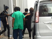 卢凯彤妻子余静萍殓房认尸 林二汶同行神色哀伤