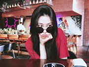 张馨予与何捷互拍秀恩爱 自夸照相技术比老公好