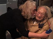 张纪中出席金庸葬礼：拍了他这么多戏我非常难过