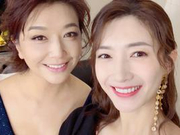 江疏影晒与江珊合照 自侃：见到了我传说中的妈妈