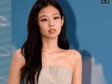 JENNIE主动要求参演《TheIdol》 与盆栽哥谈合作