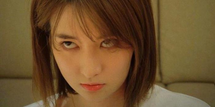 乔欣绿洲晒自拍美照 做鬼脸翻白眼变身鬼马少女