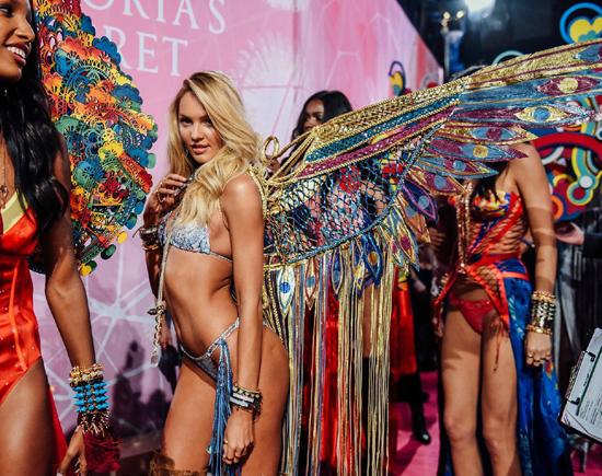 Candice Swanepoel(著名街拍摄影师Tommy Ton镜头下的维密2015大秀后台)